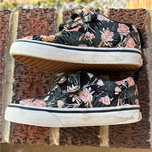 Hibiscus flower vans - Picture 3 of 4